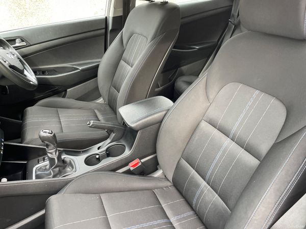 Hyundai Tucson 2017 ice white ! 380368799