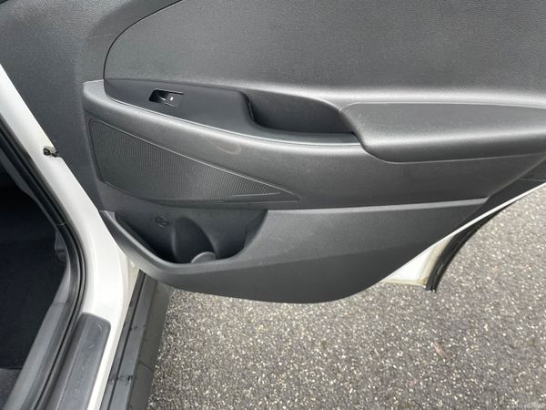 Hyundai Tucson 2017 ice white ! 380368801