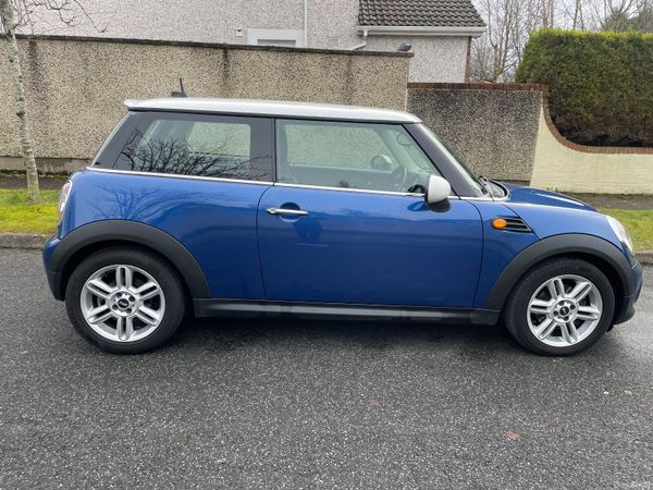 Mini Cooper 2012 petrol only 124klms ! 380369107