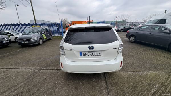 Toyota Prius Alpha Hybrid 7 Seater 2013 380396941