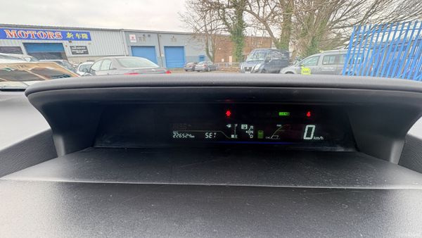 Toyota Prius Alpha Hybrid 7 Seater 2013 380396947