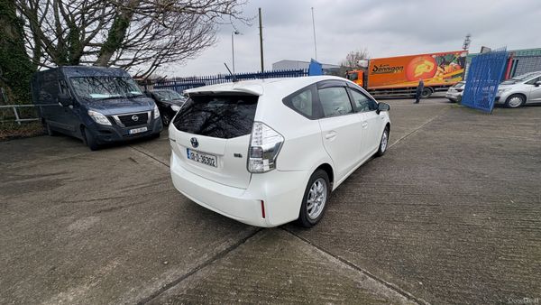 Toyota Prius Alpha Hybrid 7 Seater 2013 380396949