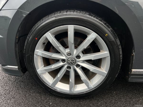 2017 (172) Volkswagen Passat R Line 2.0 - Sunroof 380300559