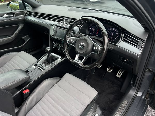 2017 (172) Volkswagen Passat R Line 2.0 - Sunroof 380300571