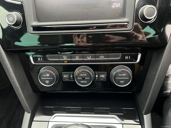 2017 (172) Volkswagen Passat R Line 2.0 - Sunroof 380300581