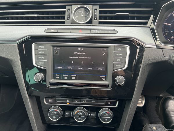 2017 (172) Volkswagen Passat R Line 2.0 - Sunroof 380300583