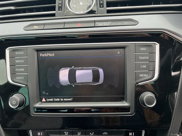 2017 (172) Volkswagen Passat R Line 2.0 - Sunroof 380300585