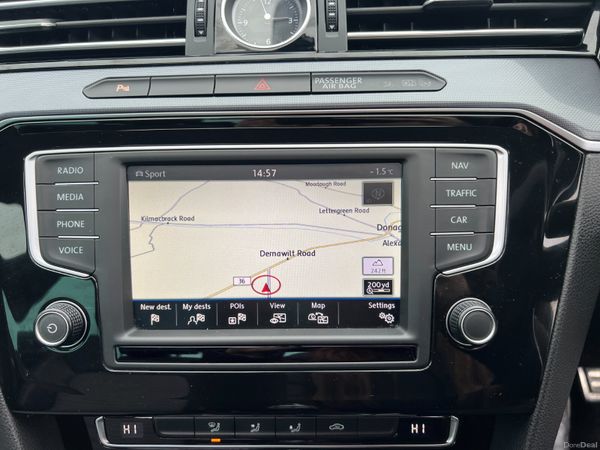 2017 (172) Volkswagen Passat R Line 2.0 - Sunroof 380300587