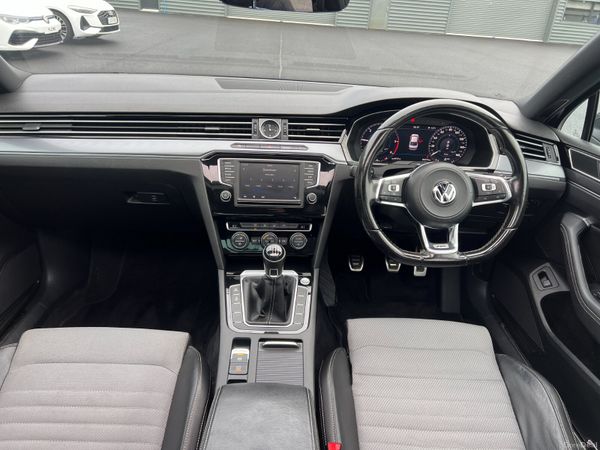 2017 (172) Volkswagen Passat R Line 2.0 - Sunroof 380300591