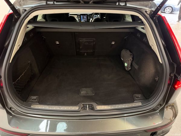 192 VOLVO V60 2.0D MANUAL MOMENTUM 380311425