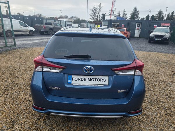 Toyota Auris Estate Hybrid2017 380332859