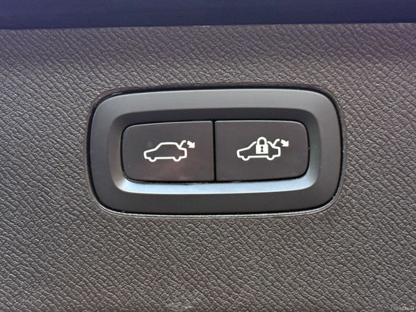 Stunning 201 Volvo XC90 R-Design! 380457489