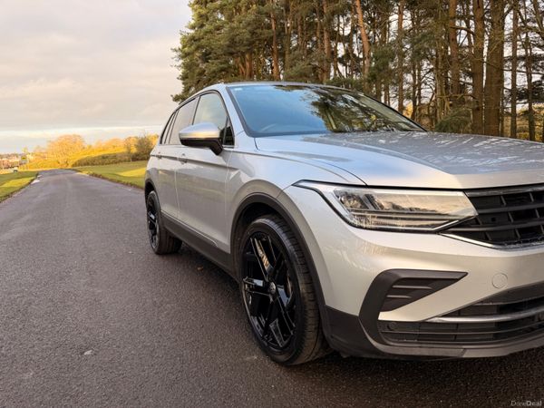 Volkswagen Tiguan 2.0 TDI Low KM 380464911