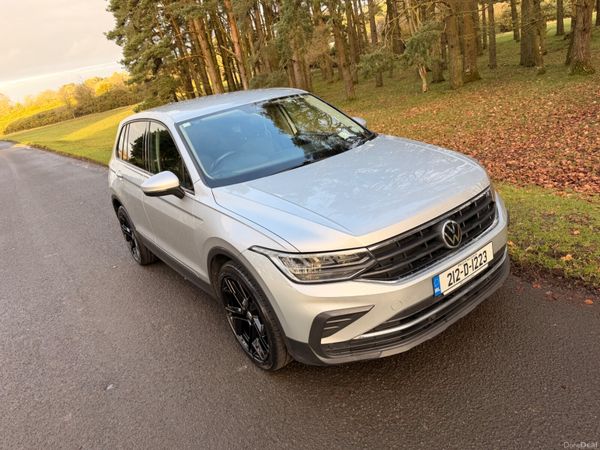 Volkswagen Tiguan 2.0 TDI Low KM 380464913