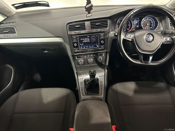 Volkswagen Golf 2018 380485637