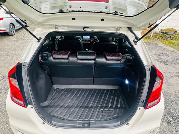 HONDA FIT 2018 S-SENSING EDITION TOP-SPECS 380408069