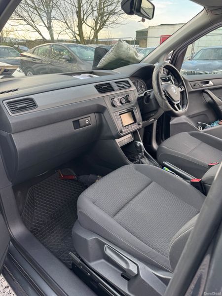 Volkswagen Caddy Automatic Wheelchair 380554199