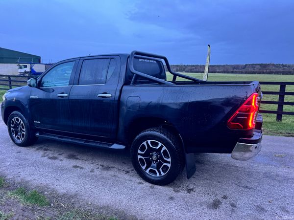 211 Toyota Hilux Invincible Bargain***** 380557525