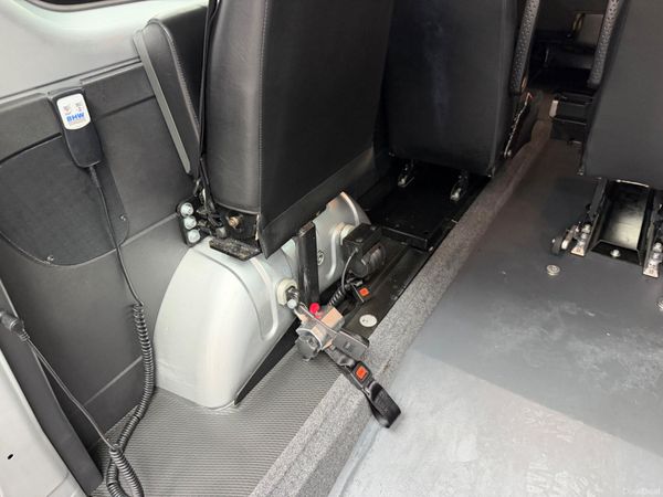 2021 RENAULT TRAFIC WHEEL CHAIR BUS. 8 SEATER 380501355