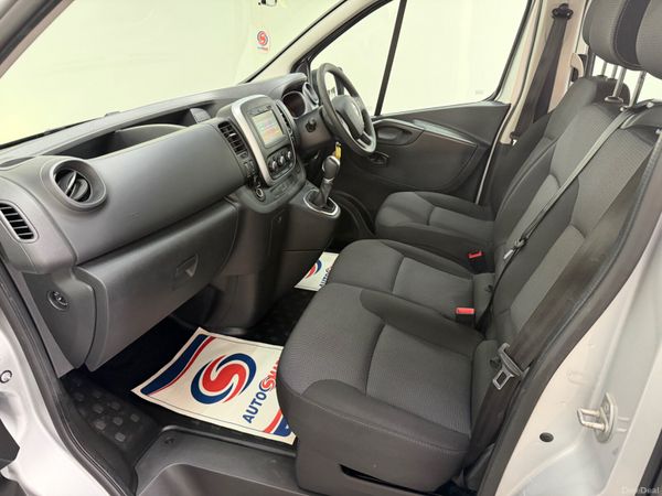 2021 RENAULT TRAFIC WHEEL CHAIR BUS. 8 SEATER 380501367