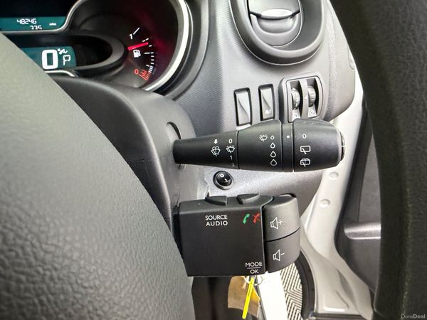 2021 RENAULT TRAFIC WHEEL CHAIR BUS. 8 SEATER 380501371