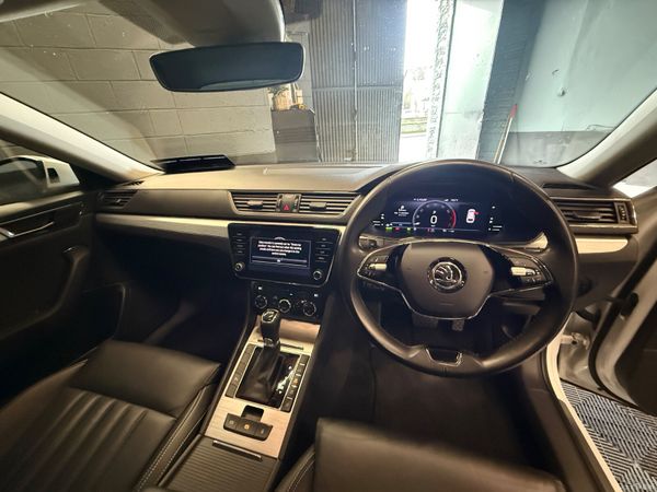 221 Skoda Superb 1.4 TSI PHEV SE Exe DSG Estate 380511047