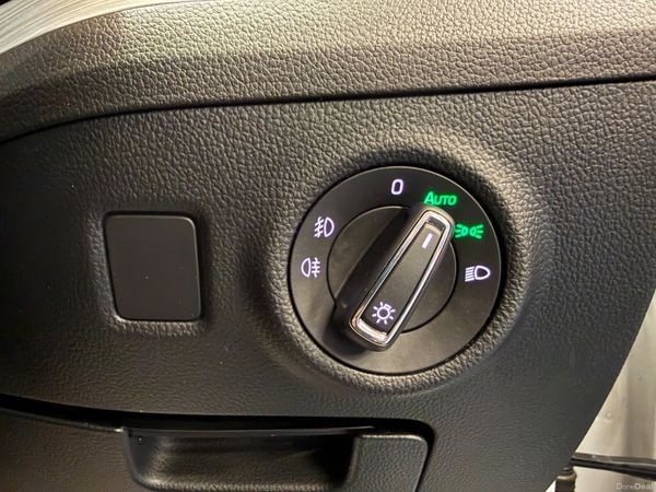 221 Skoda Superb 1.4 TSI PHEV SE Exe DSG Estate 380511113