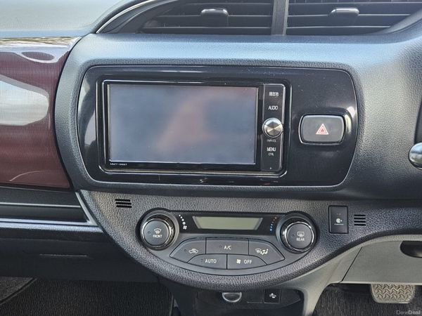 2017 Toyota Vitz Jewela Hybrid Automatic 380538003