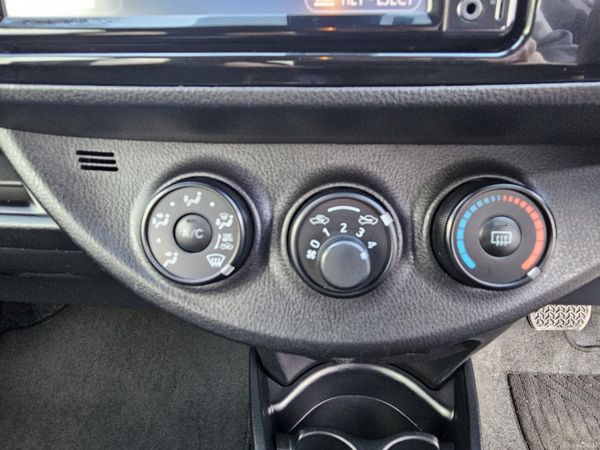 Toyota Vitz  2018 1.0 Petrol Automatic NCT 07/27 380538417