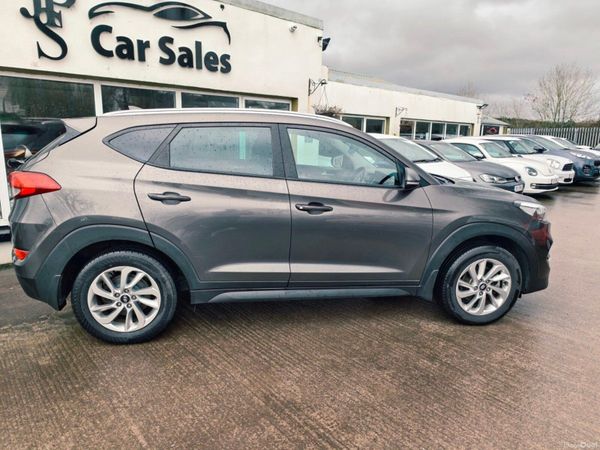 Hyundai Tucson 1.7D Executive 2WD 380679477
