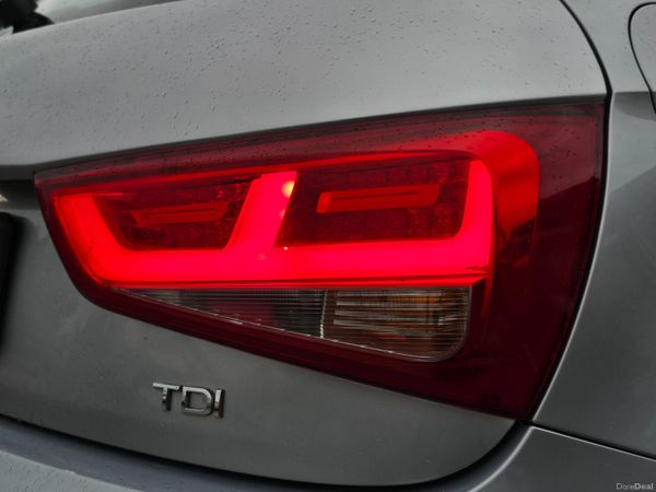 152 Audi A1 1.6 TDI SPORT 380622031