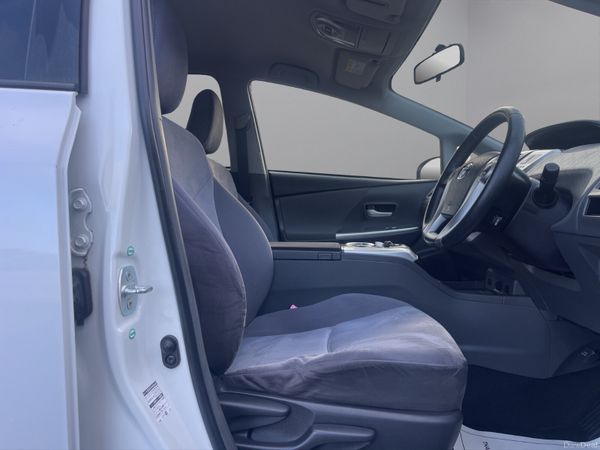 2013 PRIUS ALPHA 7 SEATER HYBRID (S63) 380764363