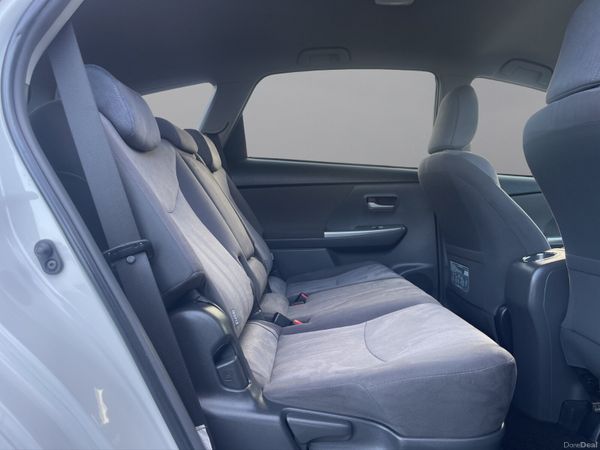 2013 PRIUS ALPHA 7 SEATER HYBRID (S63) 380764365