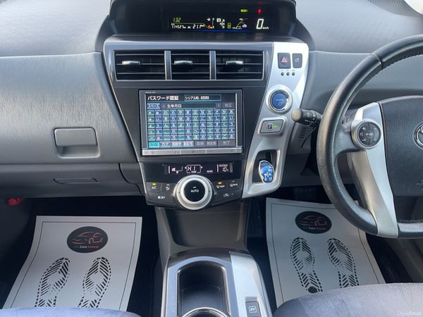 2013 PRIUS ALPHA 7 SEATER HYBRID (S63) 380764377