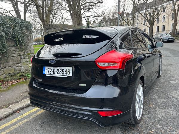 2017 FORD FOCUS ST LINE SERVICE HISTORY 380779951