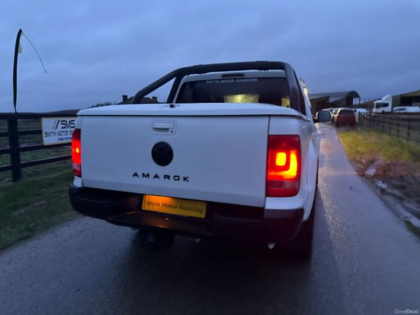 151 Volkswagen Amarok Highline 180bhp black Ed 380783547