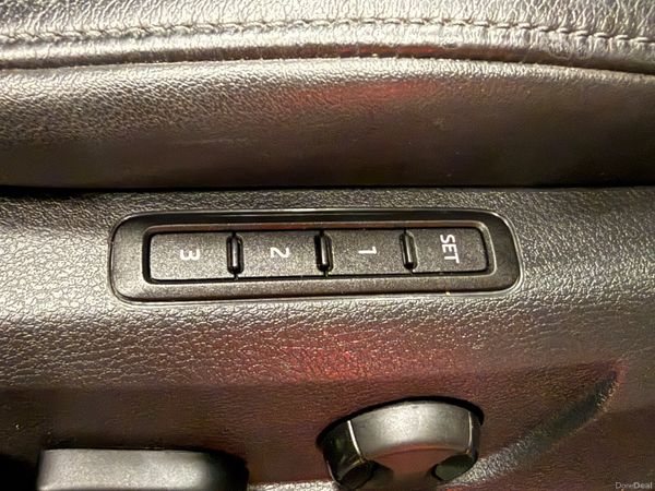 171 Skoda Superb 2Ltr TDi SE Exe Estate 380848311