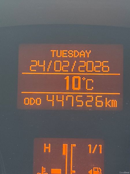 Toyota Avensis 2013 380855299