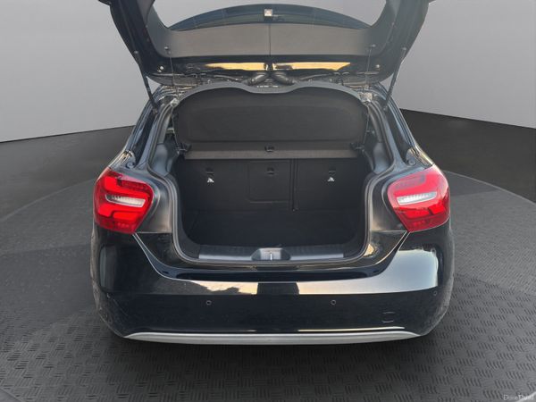 2017 MERC A180 (S16) 380809923