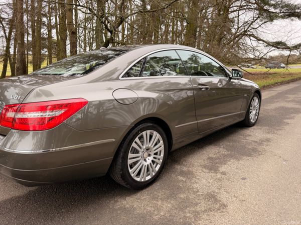 Mercedes-Benz E-Class 2011 380900261