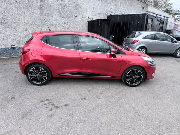 Renault Clio 0.9 Petrol Iconic TCE New NCT 380906335