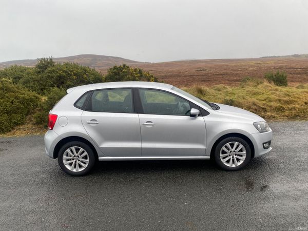 Volkswagen Polo 2014 380935941