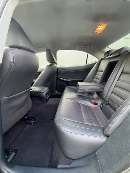 Lexus IS300h  *low KMs *High Spec 380937945