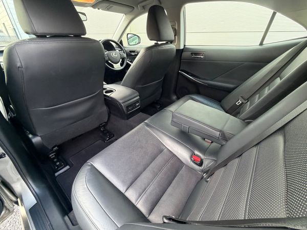 Lexus IS300h  *low KMs *High Spec 380937947