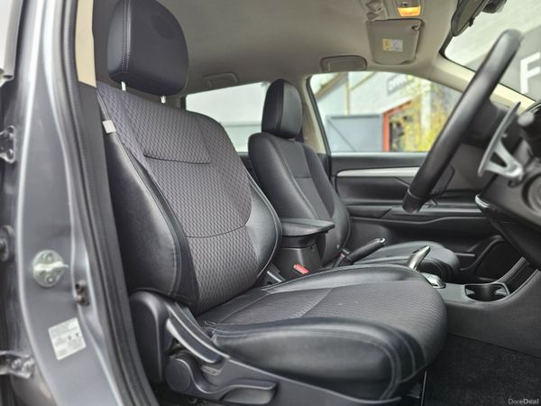 MITSUBISHI OUTLANDER PHEV 4X4 // LOW MILEAGE 381069859