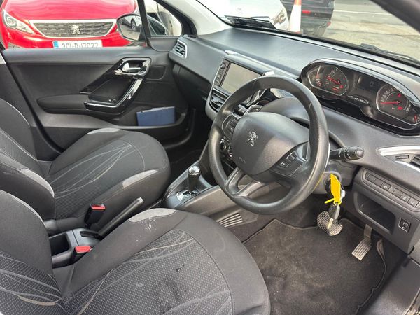 Peugeot 208 1.2 petrol VTI AUTO NCT LOW KMS 381088981