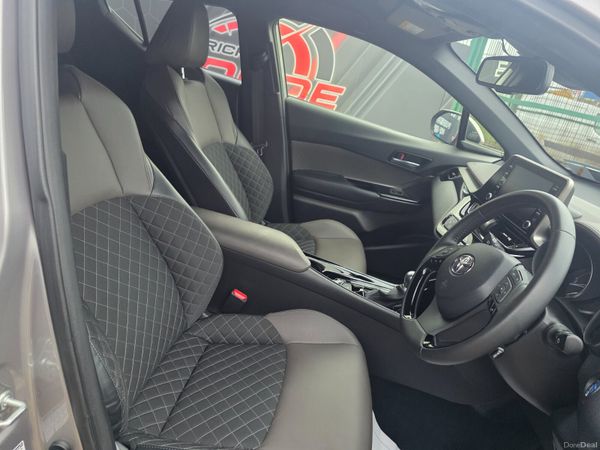 Toyota C-HR 2020 381091871