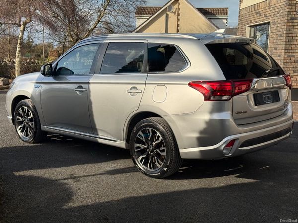 *Auto* 181 Mitsubishi Outlander PHEV! 381165523