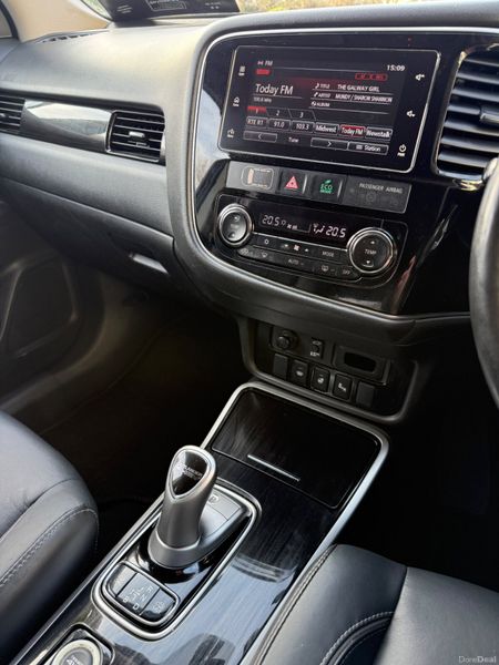 *Auto* 181 Mitsubishi Outlander PHEV! 381165529