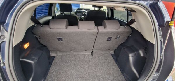 Toyota Aqua High spec Push start 381109273